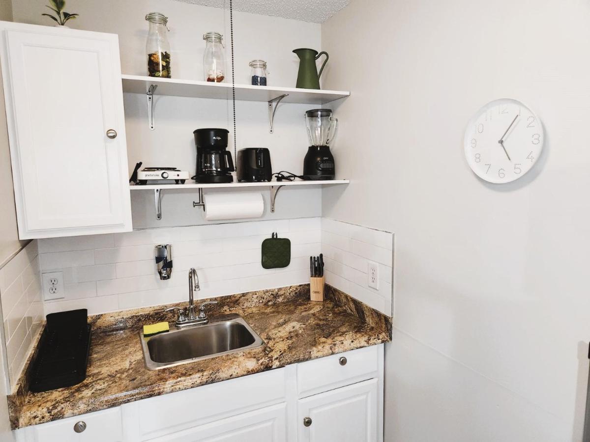 Adorable Mini Suite In Tampa Exterior photo