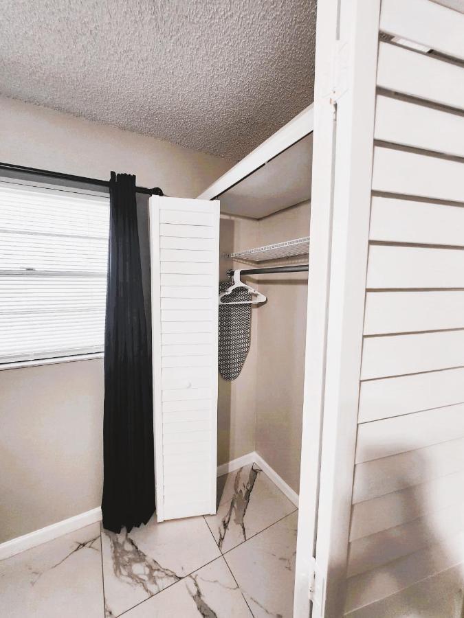 Adorable Mini Suite In Tampa Exterior photo